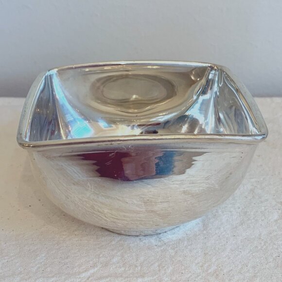 Beautiful Modern Silver Plated Square Shaped Nut/Snack/Candy Multi Use Bowl - Picture 2 of 3